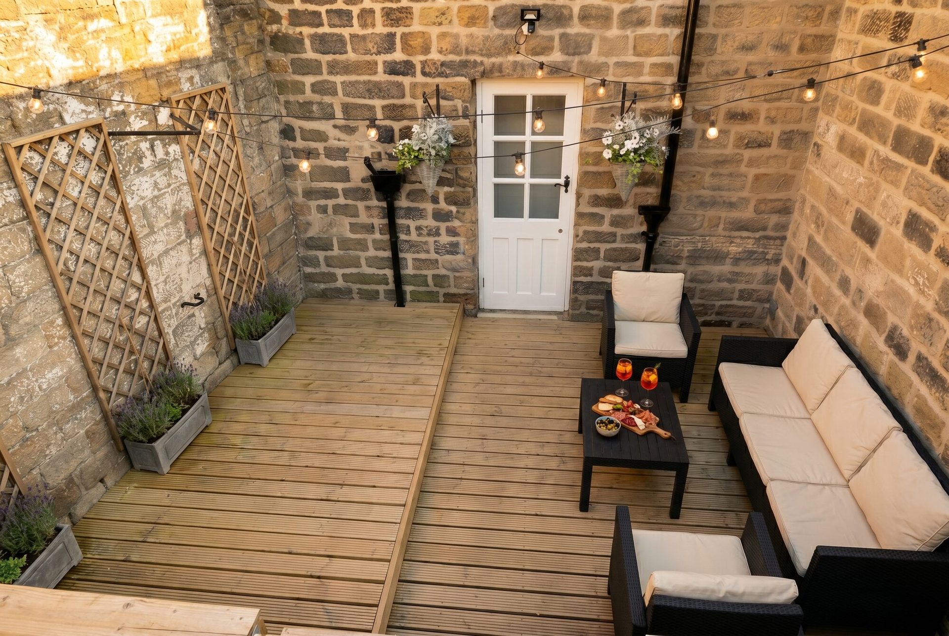 The courtyard terrace